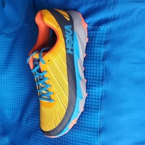 Hoka Torrent trail shoes - mens 11 - never worn